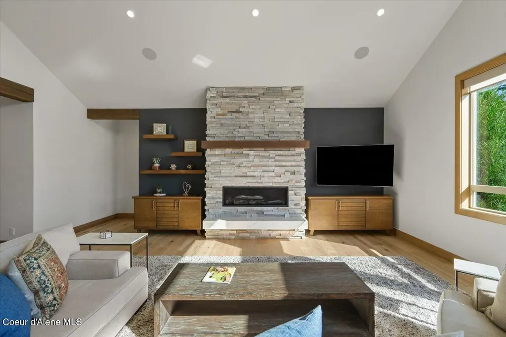1038 E Gravelstone Court Hayden ID 83835