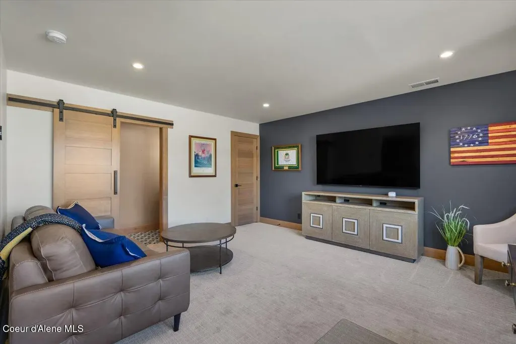 1038 E Gravelstone Court Hayden ID 83835