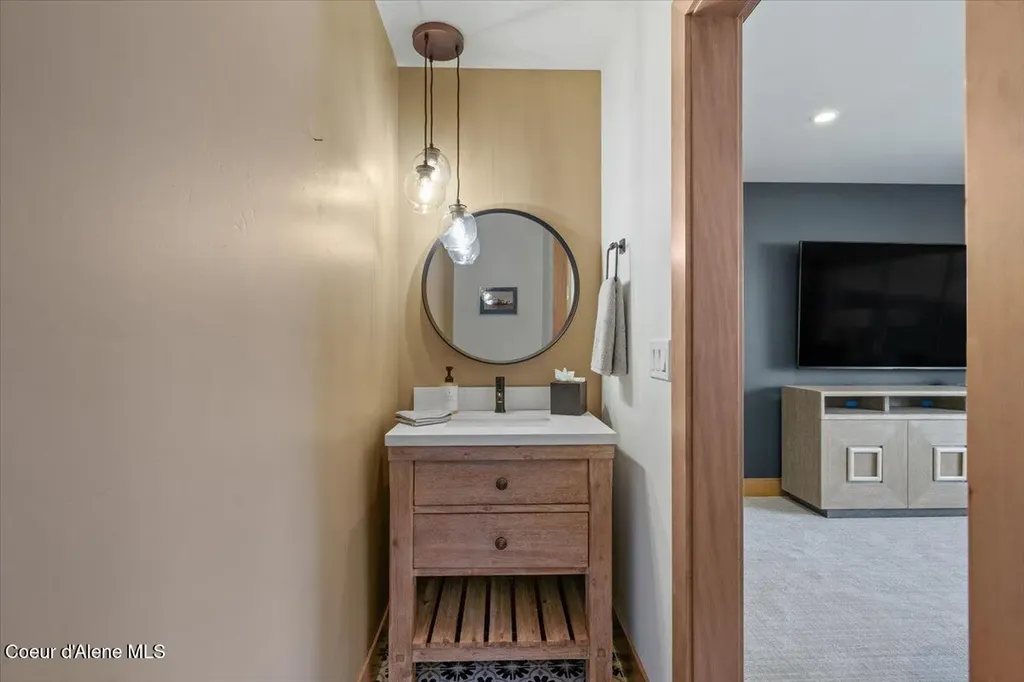1038 E Gravelstone Court Hayden ID 83835