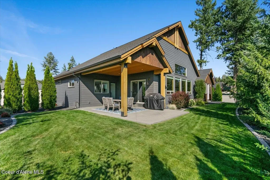 1038 E Gravelstone Court Hayden ID 83835