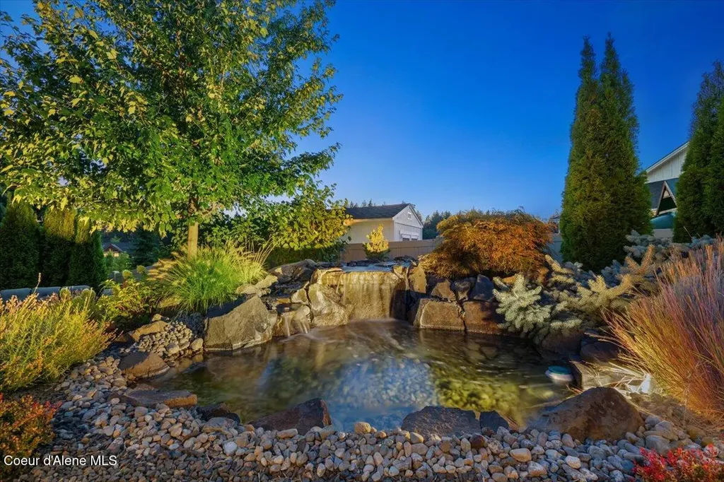 1038 E Gravelstone Court Hayden ID 83835