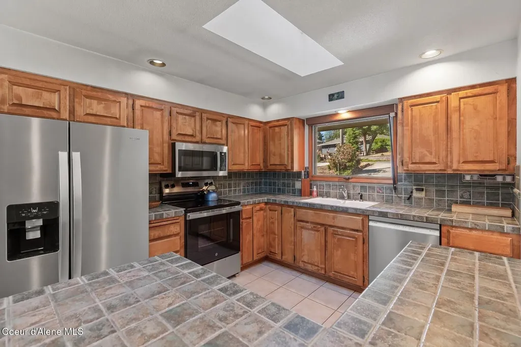 11354 N Avondale Loop Hayden ID 83835