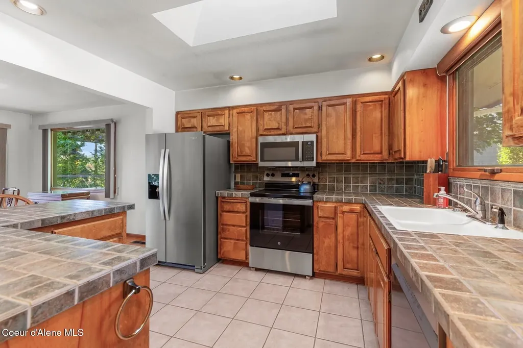 11354 N Avondale Loop Hayden ID 83835