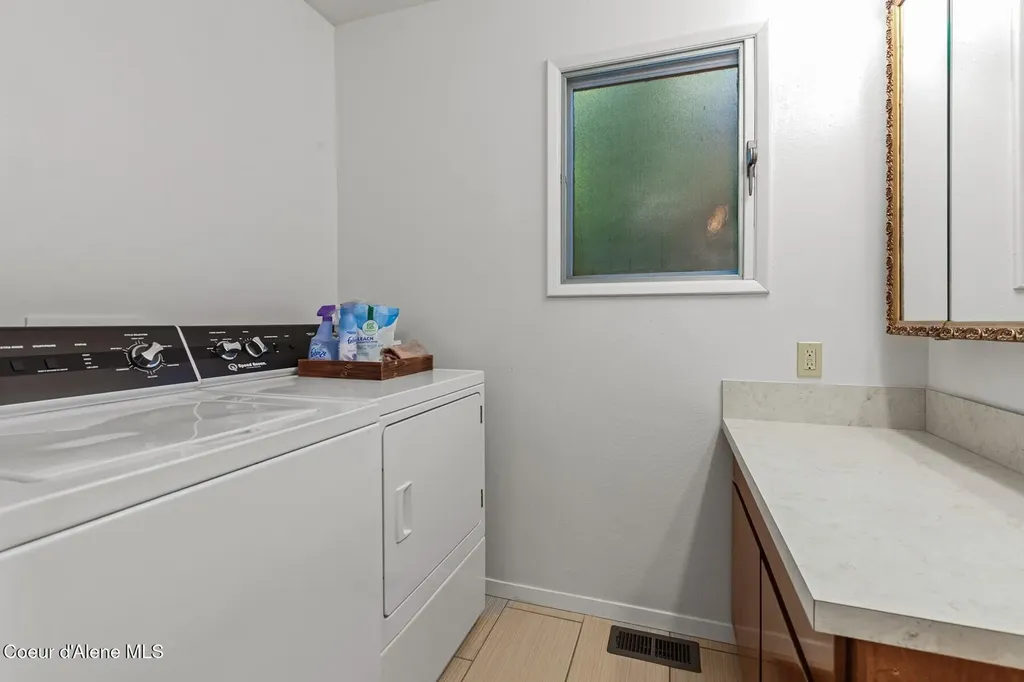 11354 N Avondale Loop Hayden ID 83835