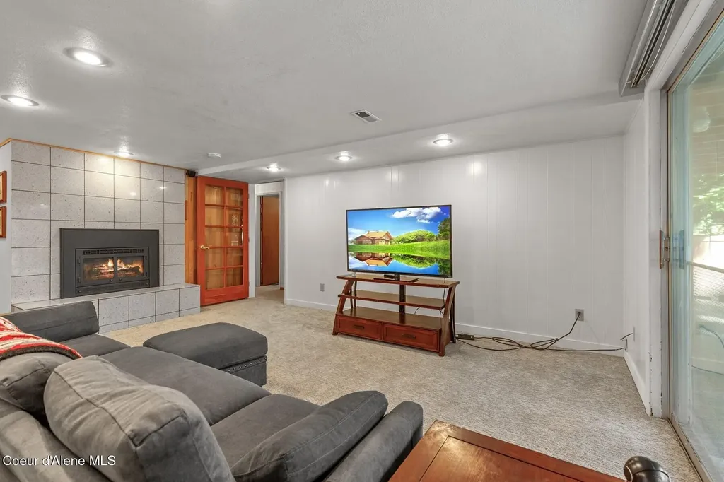 11354 N Avondale Loop Hayden ID 83835