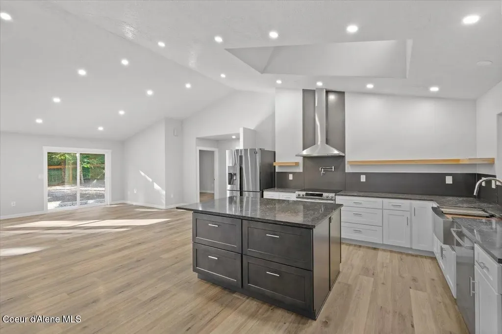10050 E Duce Road Athol ID 83801