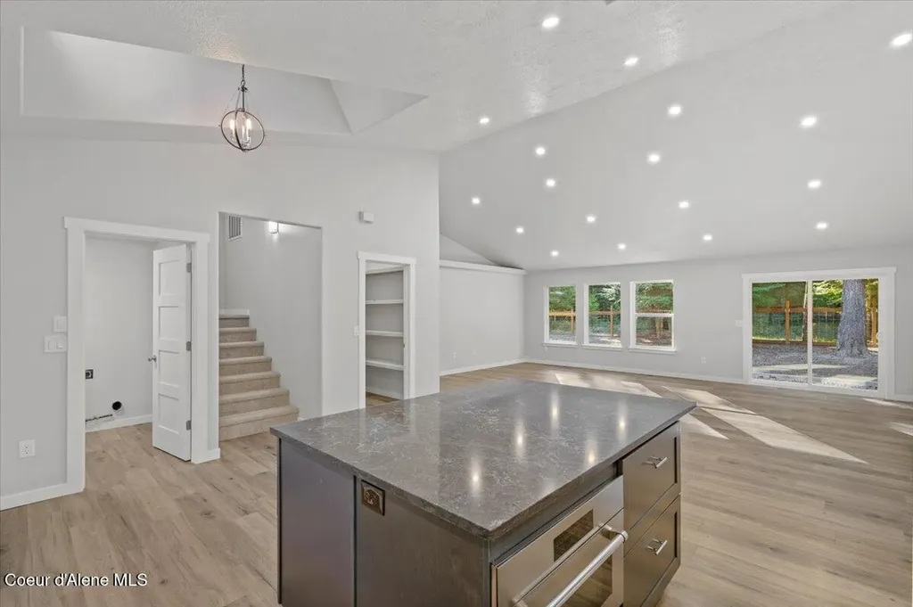 10050 E Duce Road Athol ID 83801