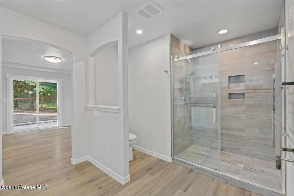10050 E Duce Road Athol ID 83801