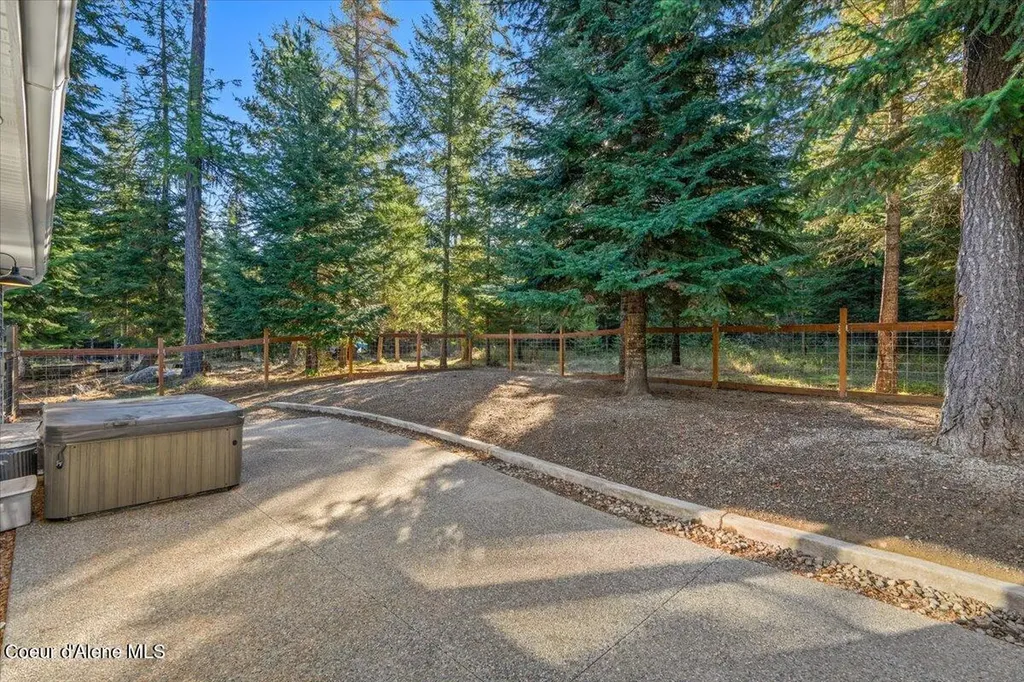 10050 E Duce Road Athol ID 83801