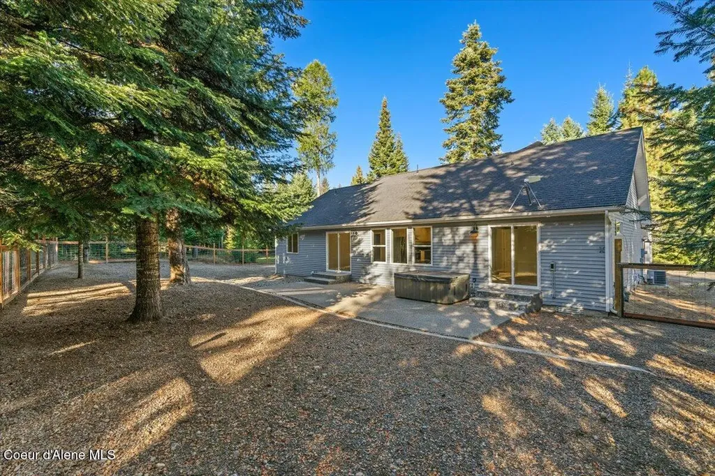 10050 E Duce Road Athol ID 83801