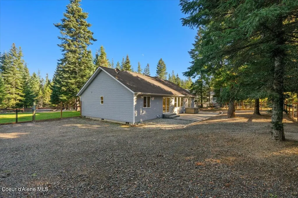 10050 E Duce Road Athol ID 83801