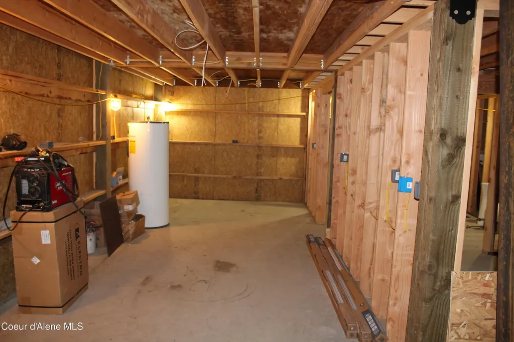 10050 E Duce Road Athol ID 83801