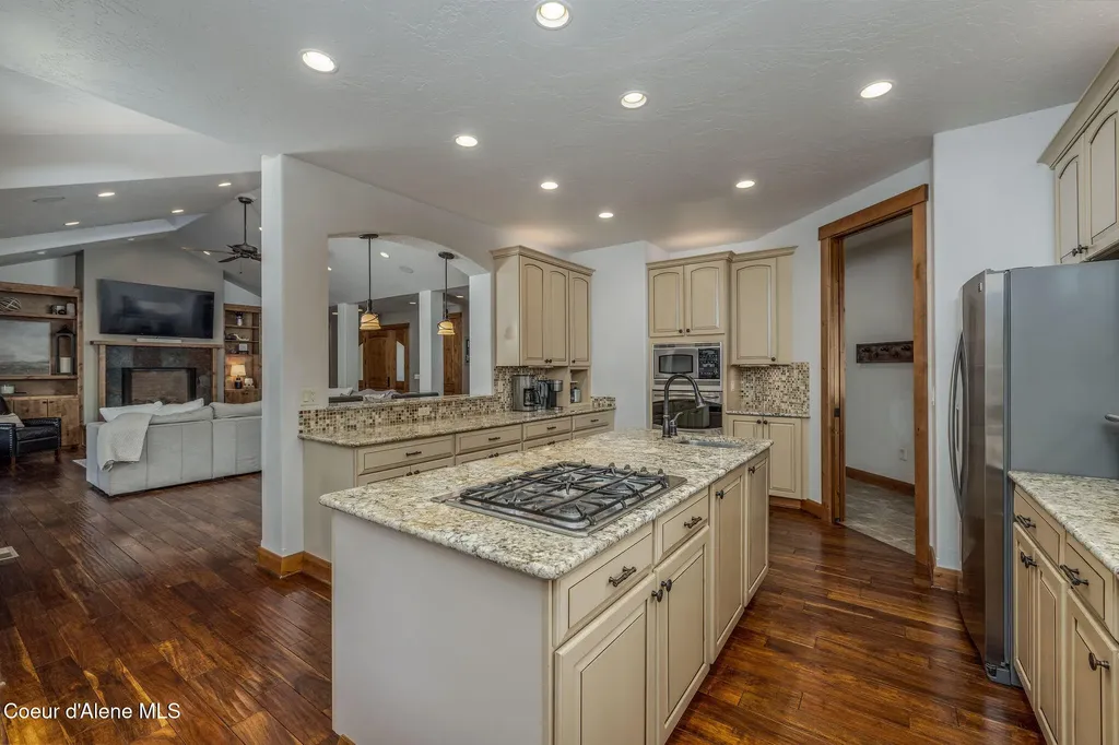 5960 N 17th Street Dalton Gardens ID 83815