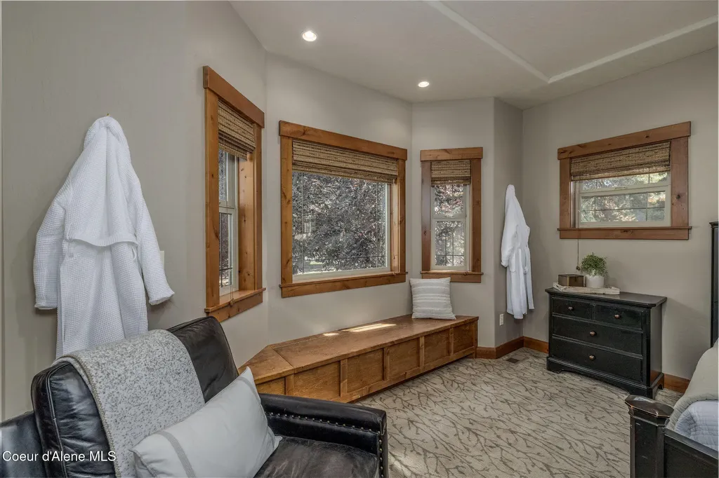 5960 N 17th Street Dalton Gardens ID 83815