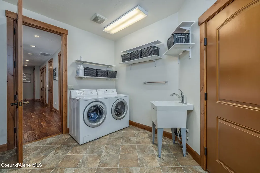 5960 N 17th Street Dalton Gardens ID 83815