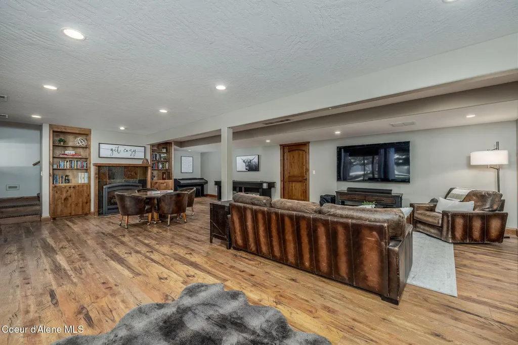 5960 N 17th Street Dalton Gardens ID 83815