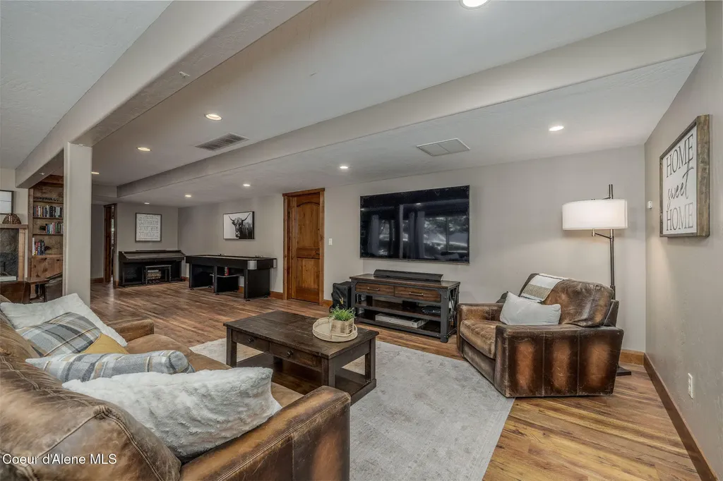 5960 N 17th Street Dalton Gardens ID 83815