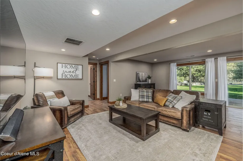 5960 N 17th Street Dalton Gardens ID 83815