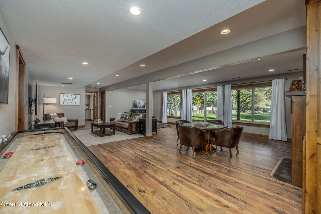 5960 N 17th Street Dalton Gardens ID 83815