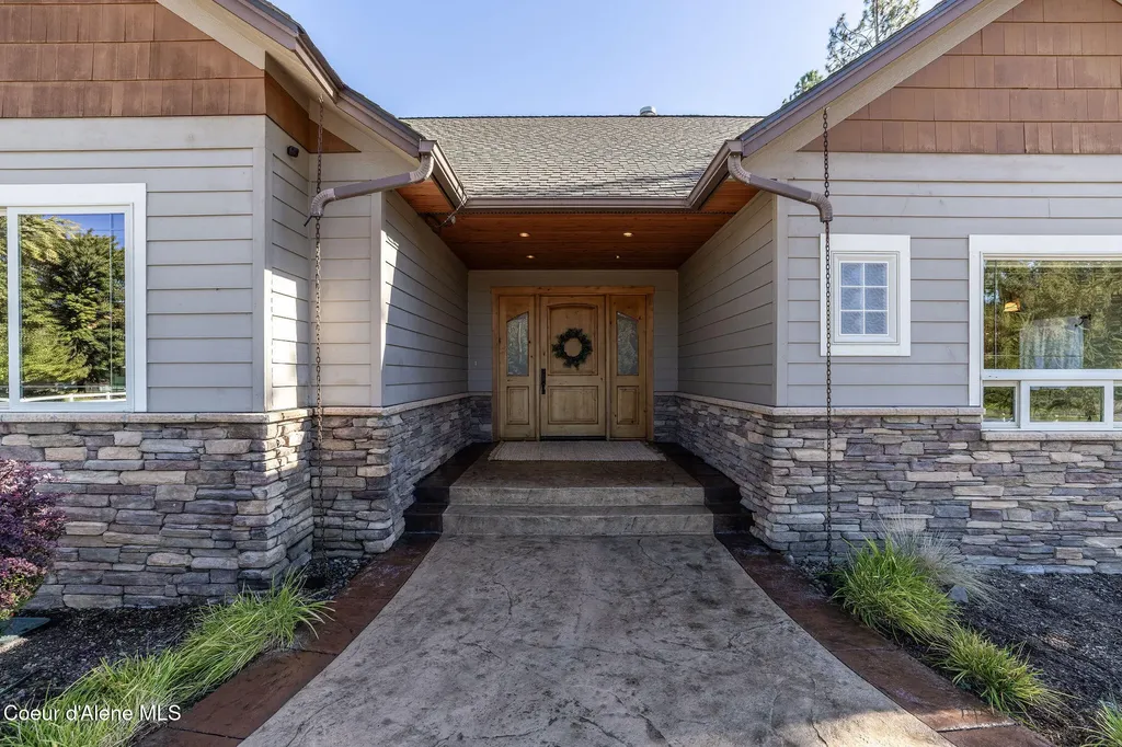 5960 N 17th Street Dalton Gardens ID 83815