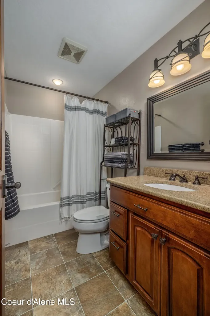 5960 N 17th Street Dalton Gardens ID 83815