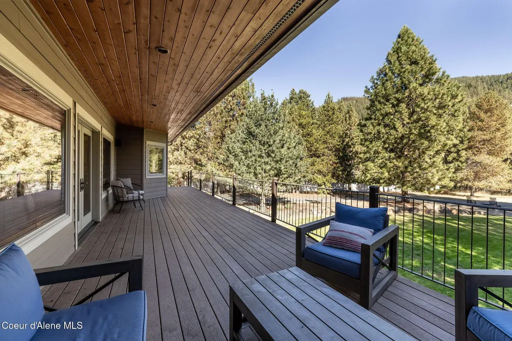 5960 N 17th Street Dalton Gardens ID 83815