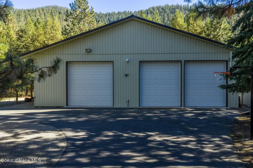 5960 N 17th Street Dalton Gardens ID 83815