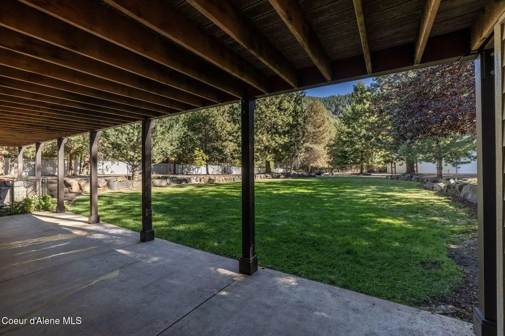 5960 N 17th Street Dalton Gardens ID 83815