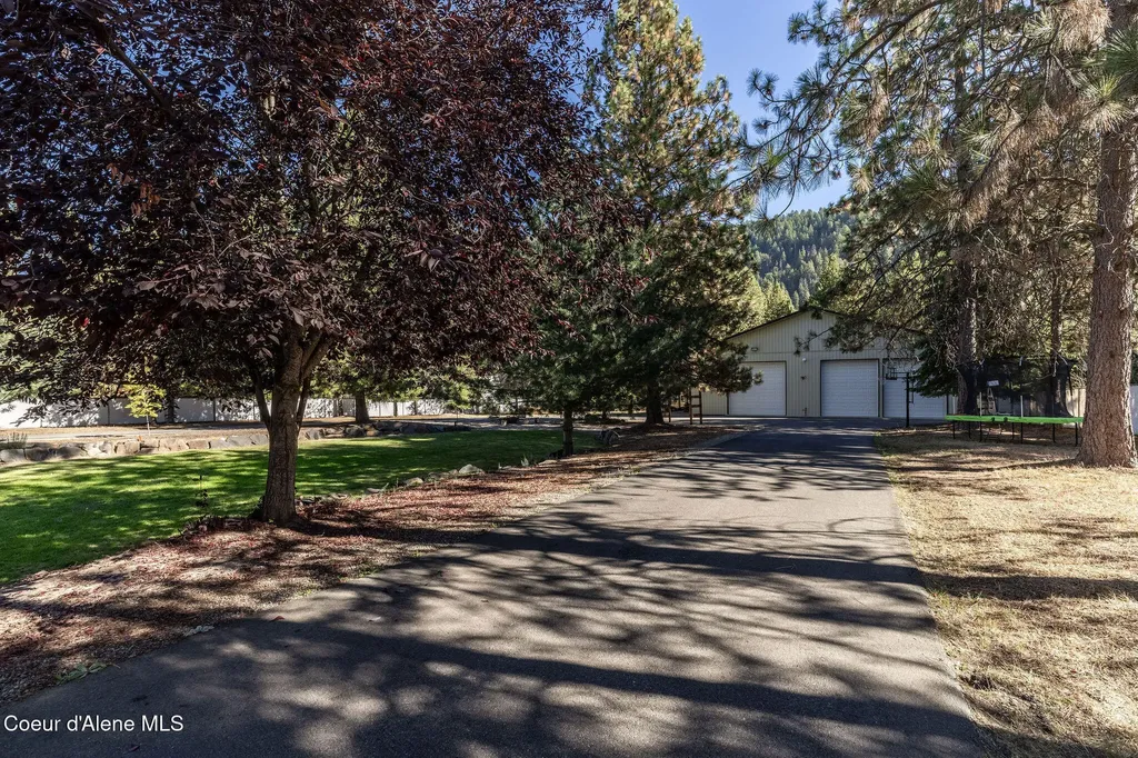 5960 N 17th Street Dalton Gardens ID 83815
