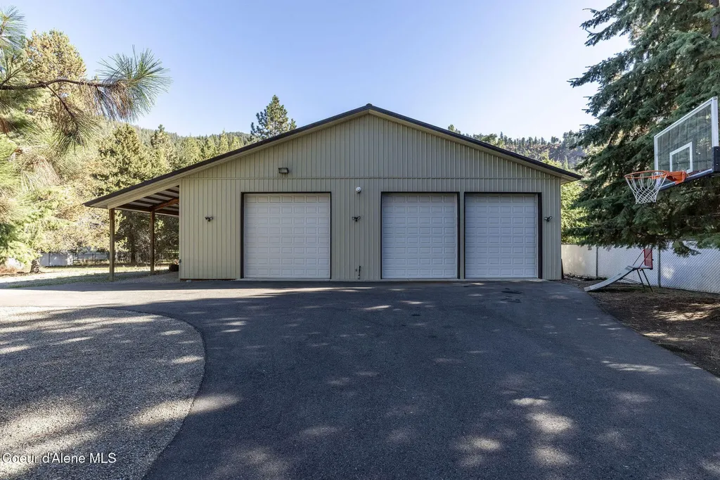 5960 N 17th Street Dalton Gardens ID 83815