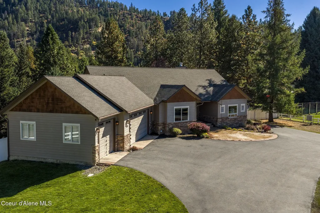 5960 N 17th Street Dalton Gardens ID 83815
