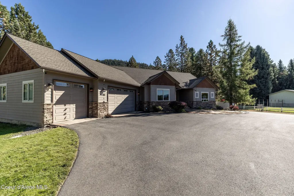 5960 N 17th Street Dalton Gardens ID 83815