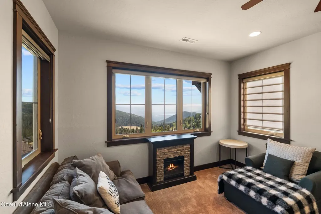 157 Chutes Lane Sandpoint ID 83864