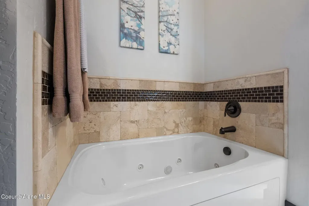 157 Chutes Lane Sandpoint ID 83864