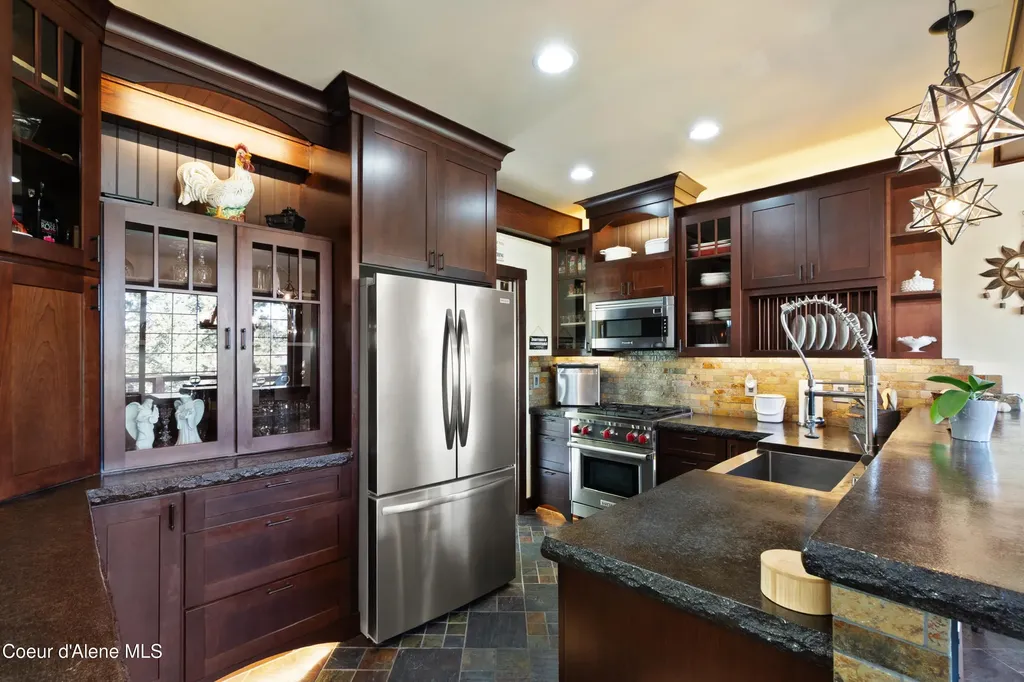 1515 E Red Barn Road Harrison ID 83833