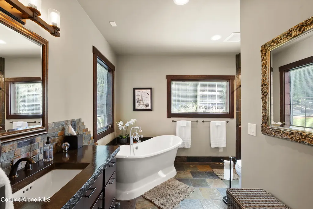 1515 E Red Barn Road Harrison ID 83833