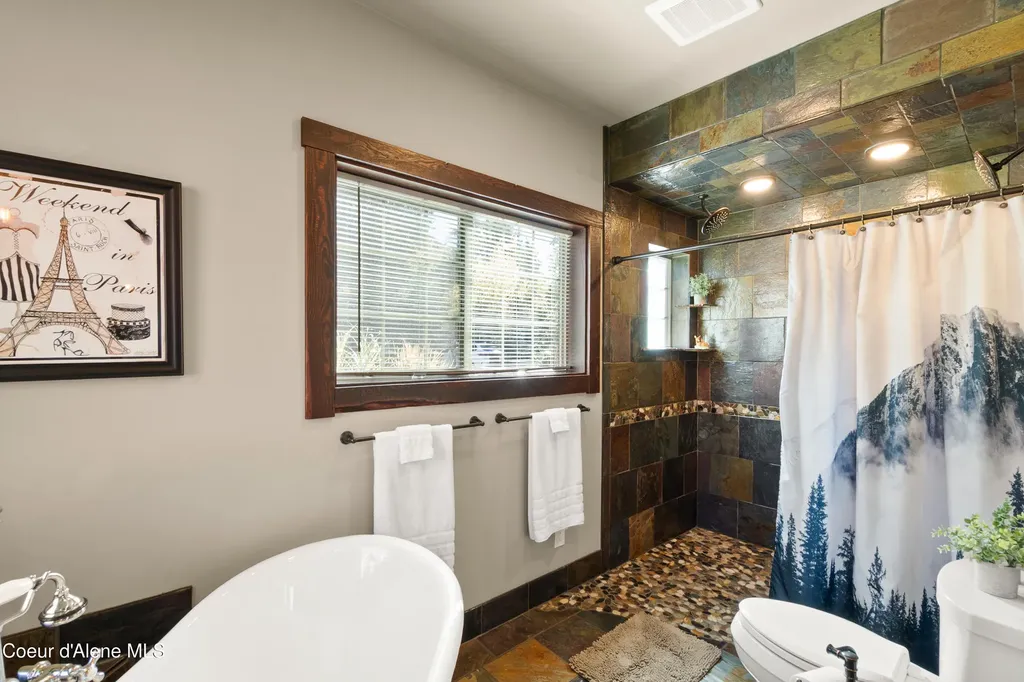 1515 E Red Barn Road Harrison ID 83833