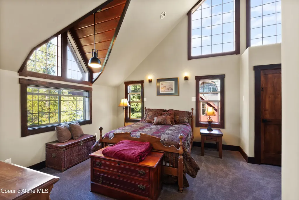 1515 E Red Barn Road Harrison ID 83833