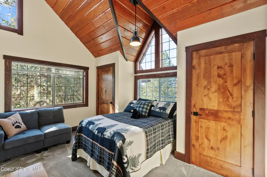 1515 E Red Barn Road Harrison ID 83833