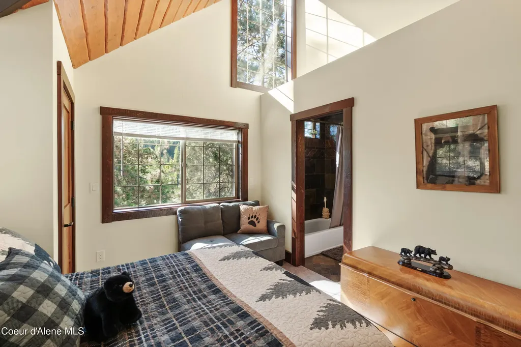 1515 E Red Barn Road Harrison ID 83833