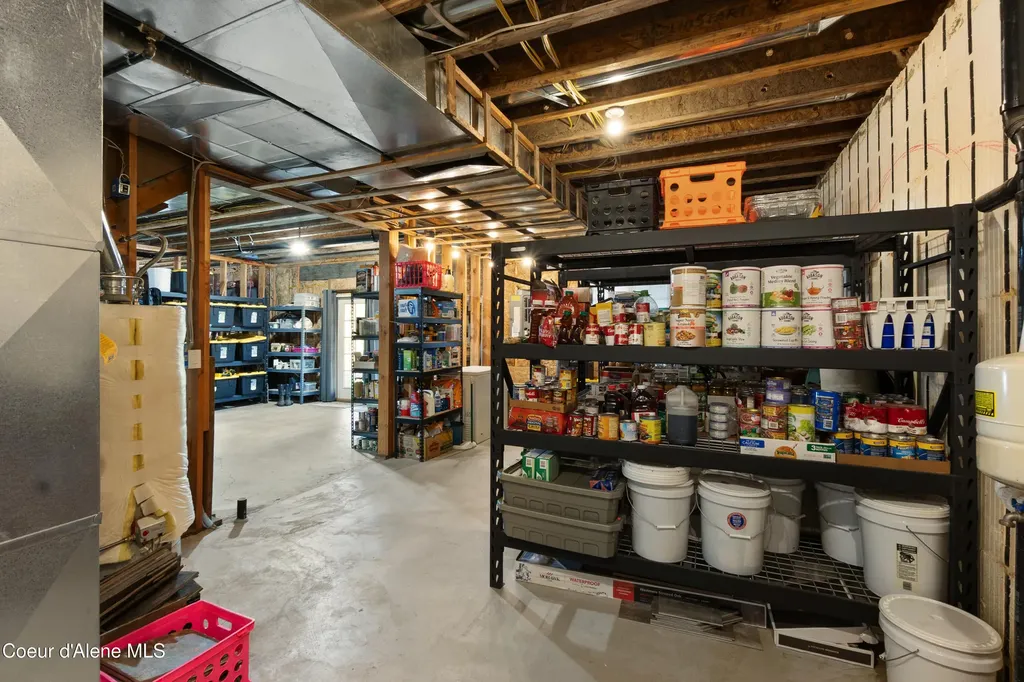 1515 E Red Barn Road Harrison ID 83833