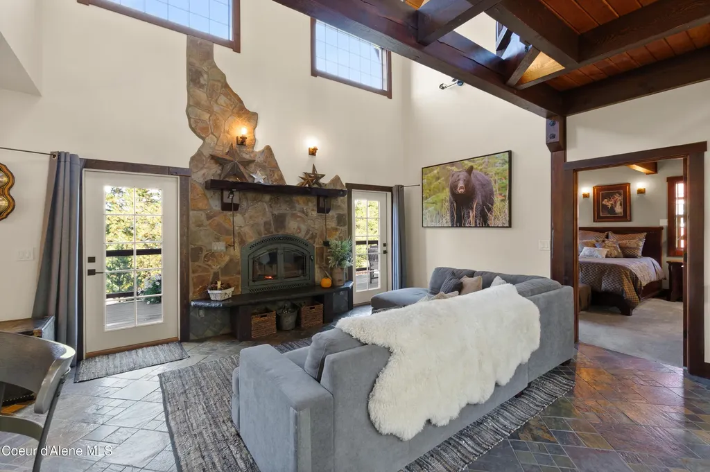 1515 E Red Barn Road Harrison ID 83833