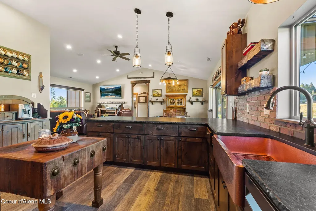 251 Louie Knotts Lane Oldtown ID 83822