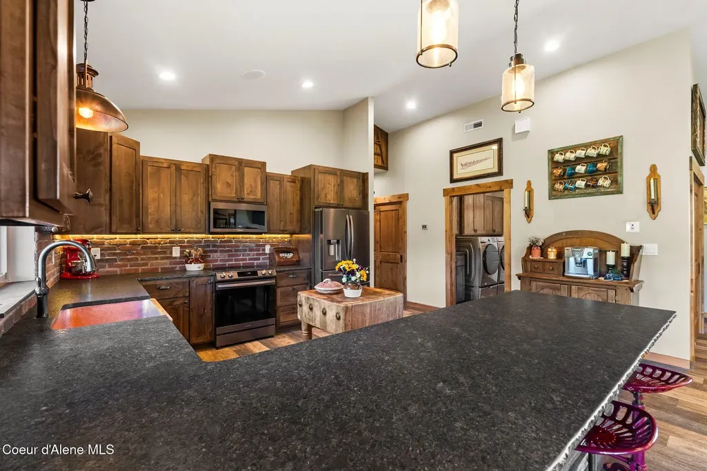 251 Louie Knotts Lane Oldtown ID 83822