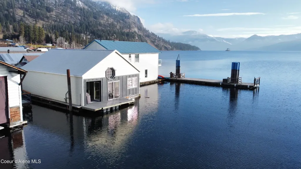 16862 E Boileaus G Dock Bayview ID 83803