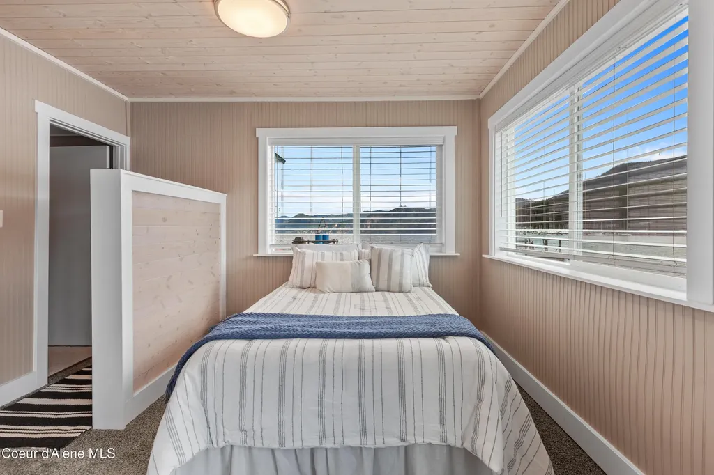 16862 E Boileaus G Dock Bayview ID 83803