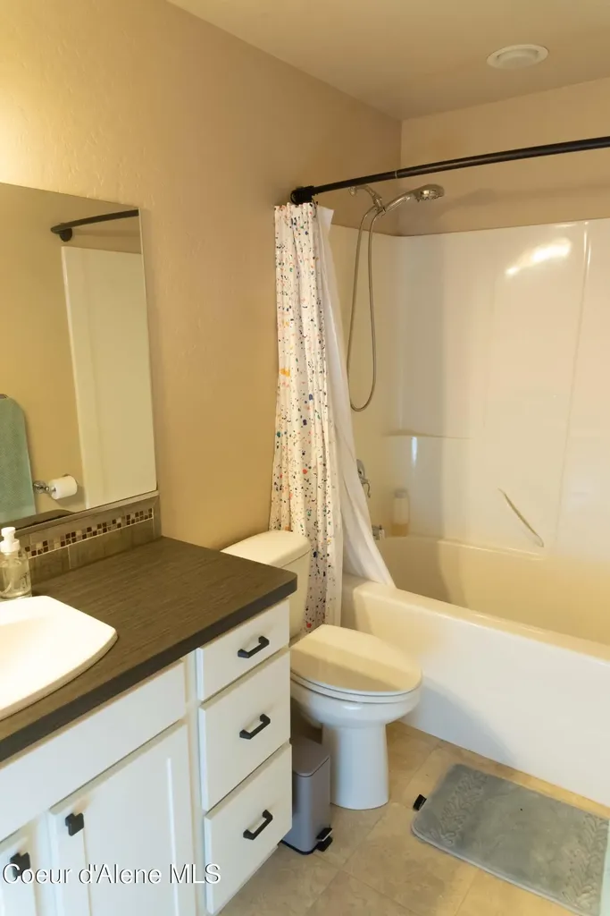 1523 Nicholas Way Sandpoint ID 83864