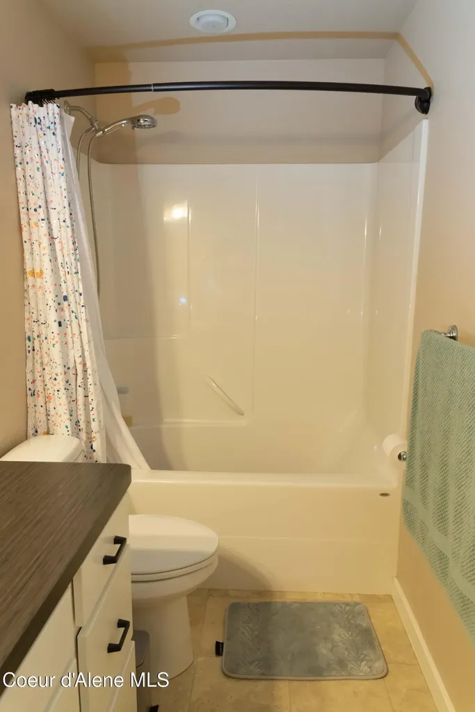 1523 Nicholas Way Sandpoint ID 83864