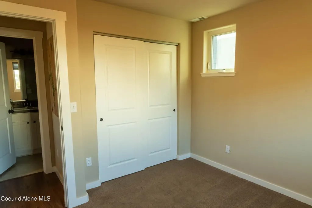 1523 Nicholas Way Sandpoint ID 83864