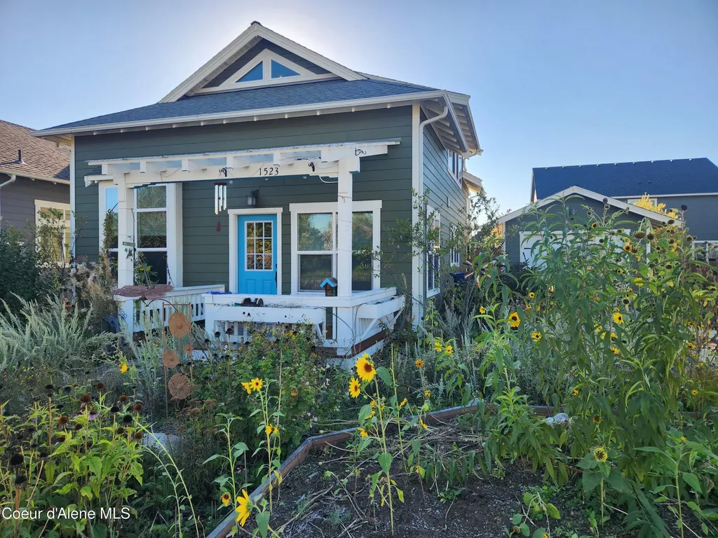 1523 Nicholas Way Sandpoint ID 83864